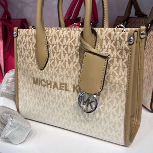 Michael Kors Mirella Small Ombré Signature Logo Crossbody Bag
Husk
NWT - Picture 10 of 16